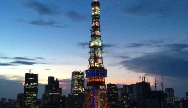 プリンスパークタワーのラウンジから見える東京タワー